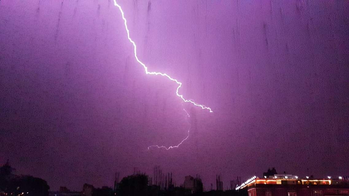 प्रधानमन्त्री ओली र उद्योगमन्त्री यादवबीच क्याबिनेटमै चर्काचर्की: विधेयकको फाइल फालाफाल
