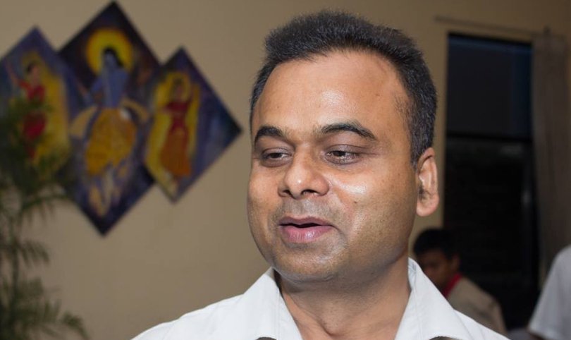 के नेपाल गृह मन्त्रीको निजी घर हो ? नागरिकता कानून नेपालीहरुका लागि हो कि विदेशीहरुका लागि ?