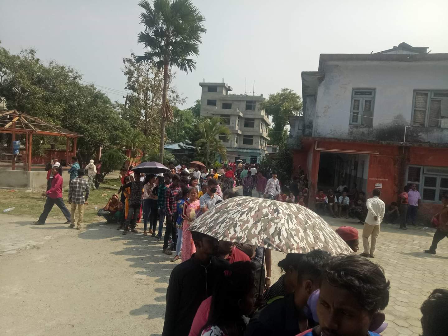 वंशजका आधारमा नागरिकता लिन लाईनमा झापाबासी (फोटो फिचर)