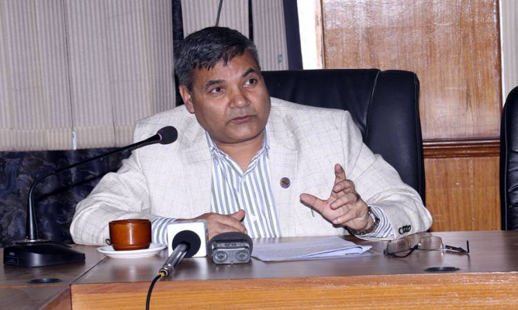 संचार मन्त्री बांँस्कोटा विवादमा