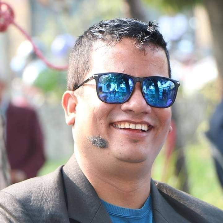 मन्त्री पण्डितका नाममा कमाउ धन्दा, सामान्य परिवारमा जन्मेकाको हाईफाई जीवनशैली?