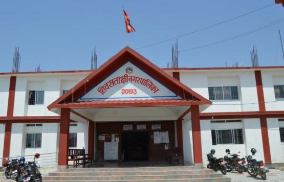 अग्नि खरेललाई अतिथि बनाउन खोज्दा झापाको शिवसताक्षी नगरसभामा लफडा !