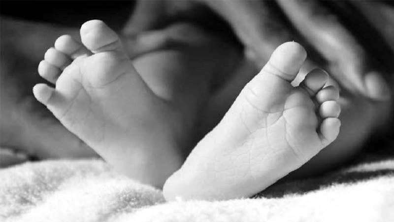 आफ्नै दुई वर्षीया छोरीको डोरीले घाँटी थिचेर हत्या