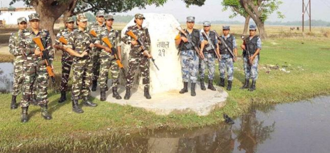नेपालीमाथि भारतीय ‘एसएसबी’को अनावश्यक दुख: कतै घर भत्काउँदै, कतै सडक थुन्दै