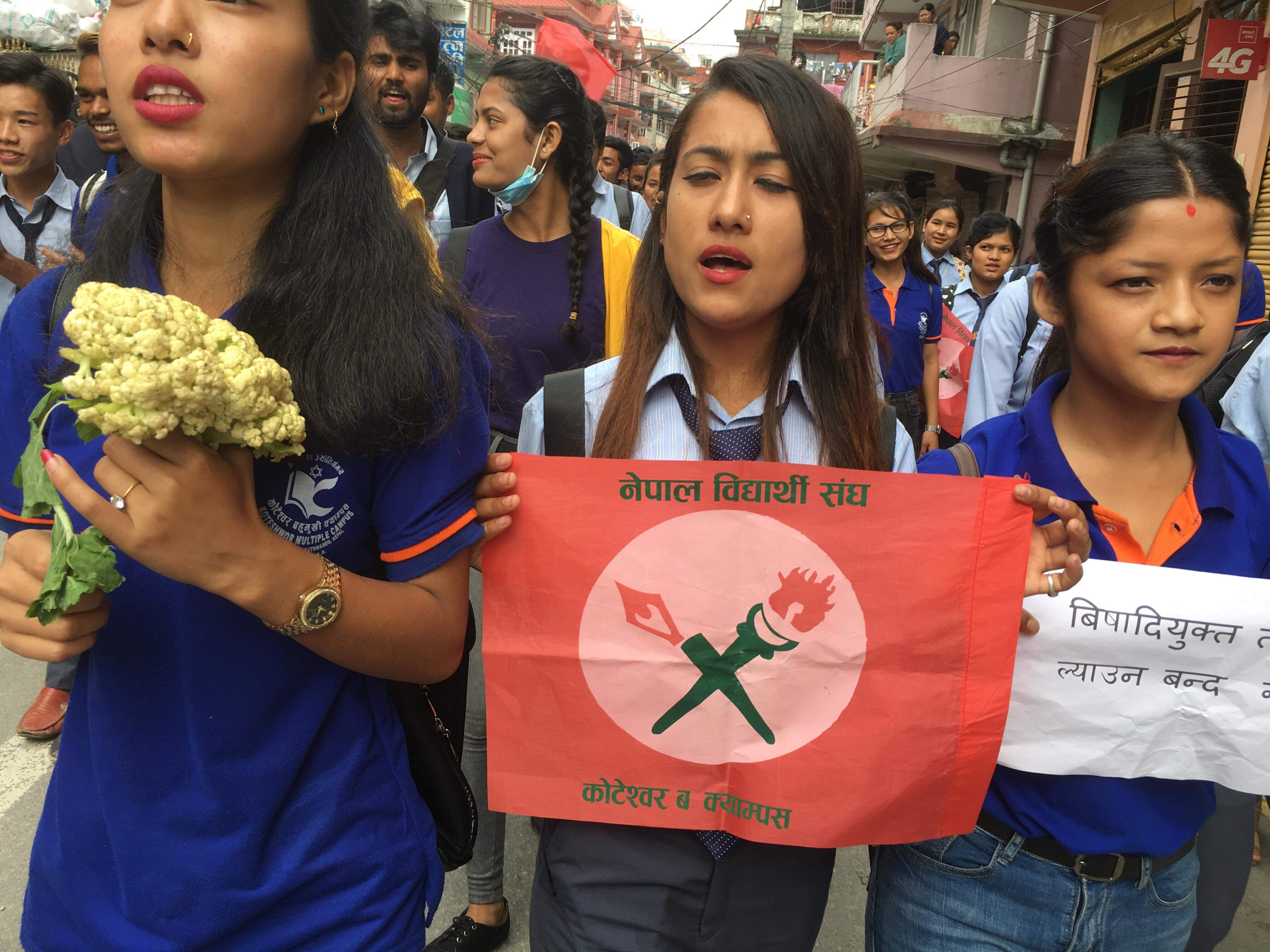 सरकार विरुद्ध नेविसंघ खरो रुपमा प्रस्तुत हुँदै, खेलाचि सम्झे सरकार ढालिदिने चेतावनी