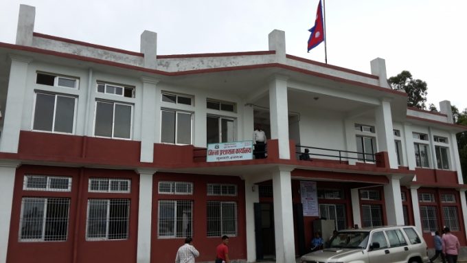 आमाको नागरिकता सच्चाउन जाँदा छोरा प्रहरी हिरासतमा पुग्नुपर्याे !