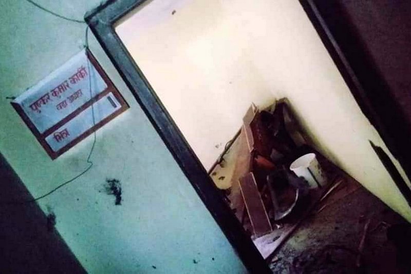 रामेछापको वडा कार्यालयमा विप्लवद्वारा बम विष्फोट
