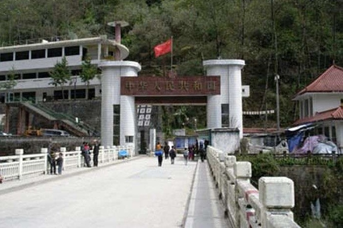 अझै खुलेन चीनसँगको नाका