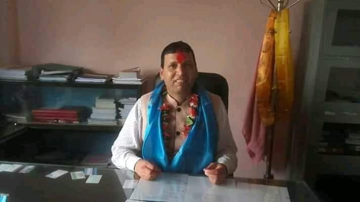 यी अधिकृतले खाए दुई महिनामा २४ हजारको घ्यू , कर्मचारीलाई देखाउछन दादागिरी !