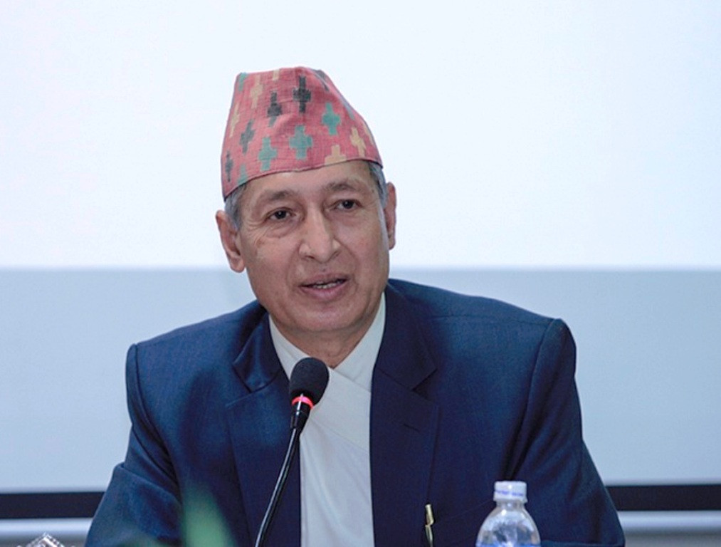 सञ्चार तथा सूचना प्रविधि मन्त्रालयको जिम्मेवारी डा. खतिवडाले सम्हाले