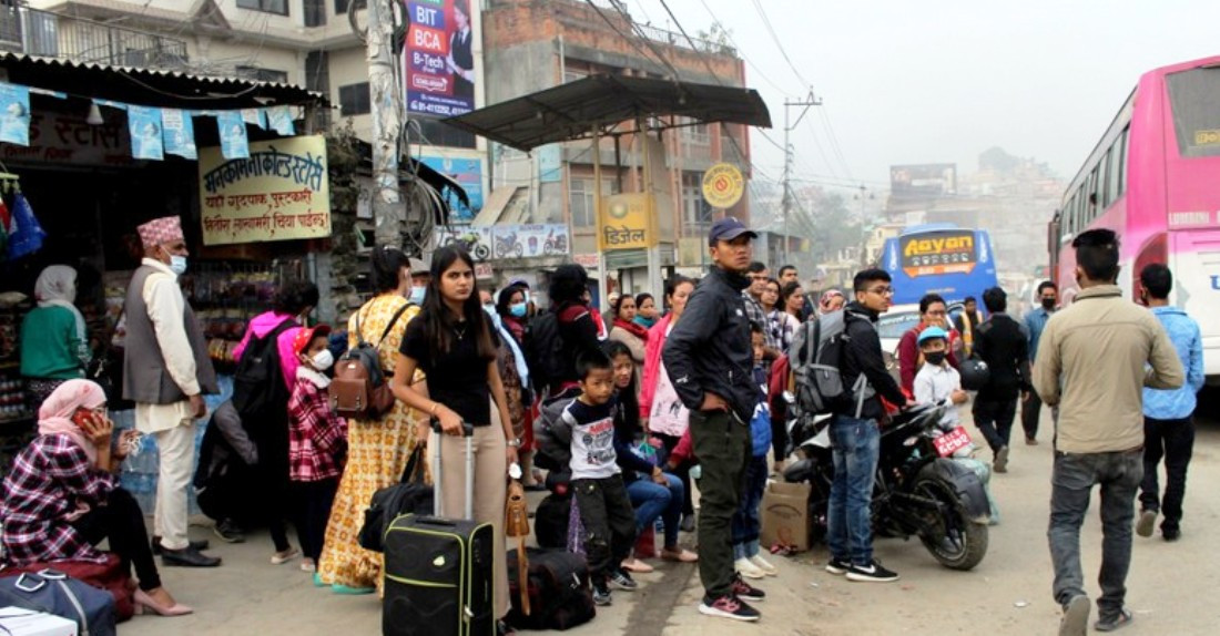 उपत्यका छाड्नेको चाप, टिकट पाउन कठिन