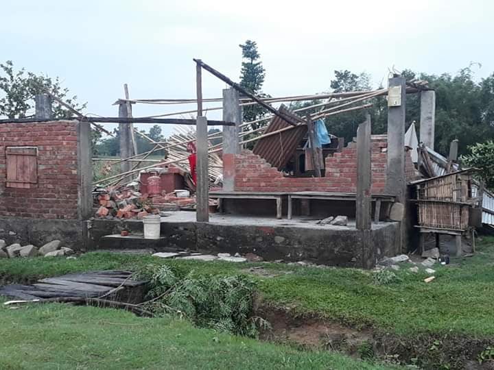 हावाहुरीले मोरङको पथरीमा ठुलो क्षति (फोटोफिचर)