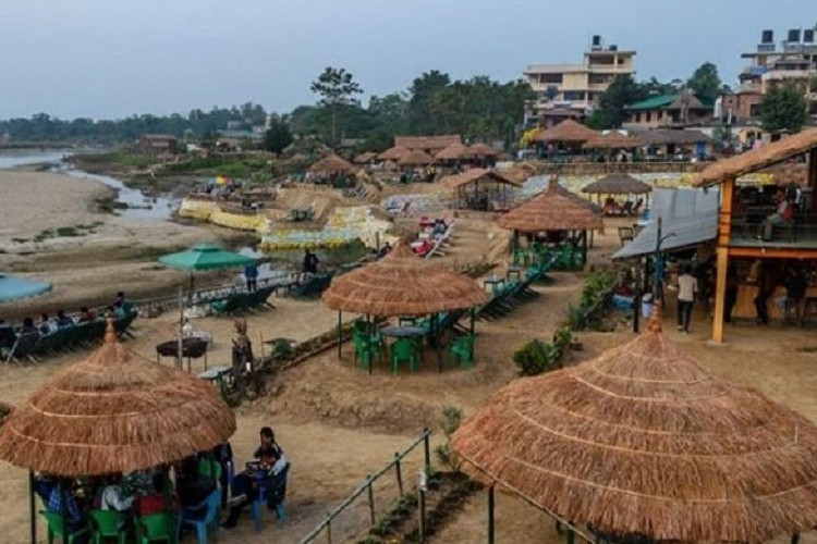 लकडाउन खुले पनि दशैँअघि सौराहाका होटल नखुल्ने