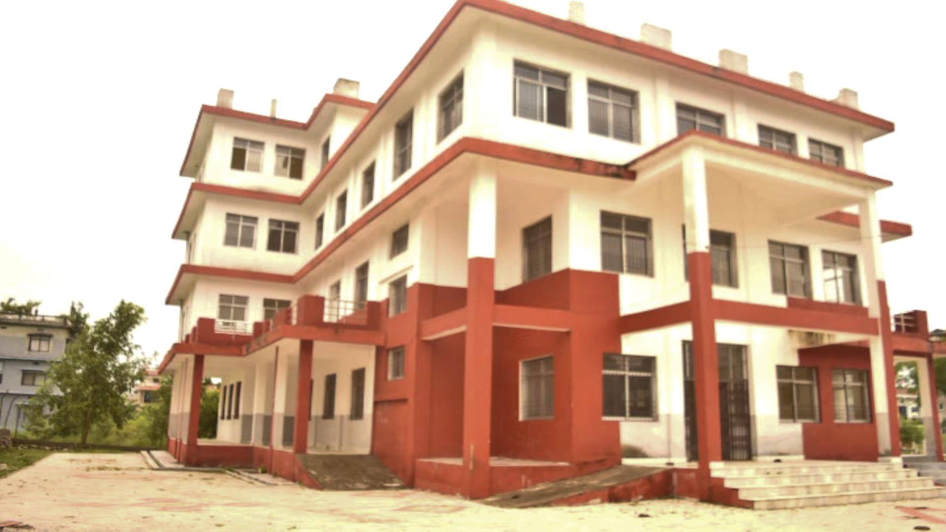 नयाँ मालपोत भवनको ताला-चाबी ठेकेदारसँग, कार्यालय भने भाडामै सञ्चालन !