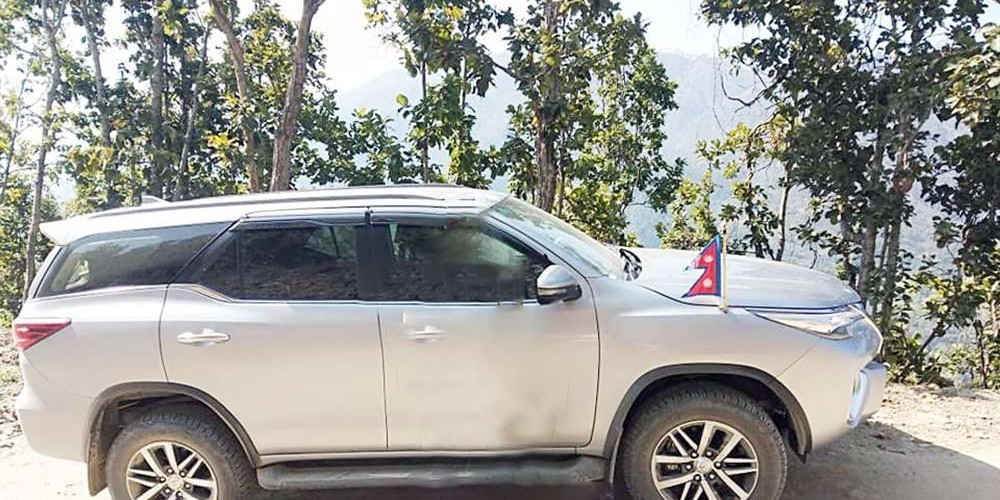 संक्रमित व्यक्ति भैँसी गोठमा, कर्णालीका सभामुख भने पौन दुई करोडको गाडीमा