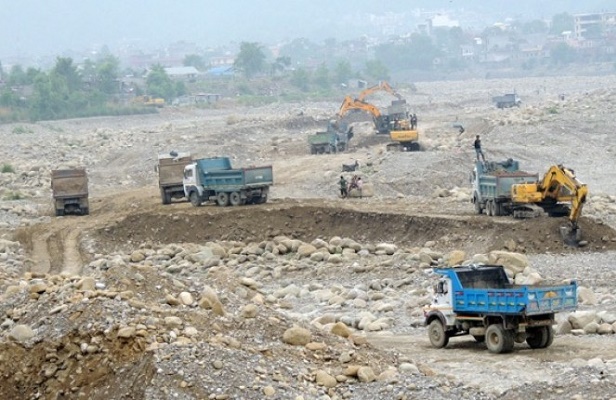 डोजर मालिक बनेका जनप्रतिनिधि अव ‘ठेकेदार’ पनि
