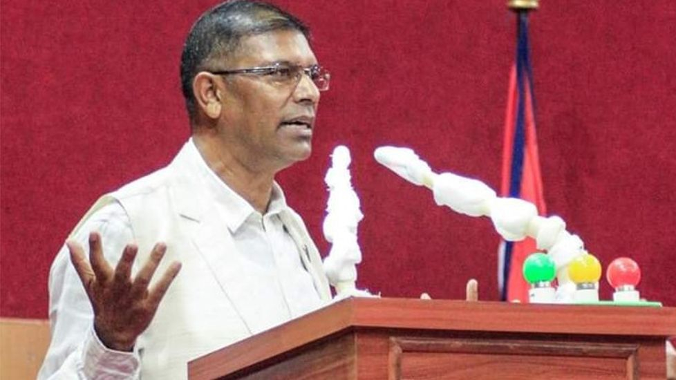 कर्णालीका प्रमुख प्रतिपक्षी नेताले गाडी फिर्ता गर्दै सांसद शाहीले भने : महँगा गाडी चढ्ने हाम्रो हैसियत छैन