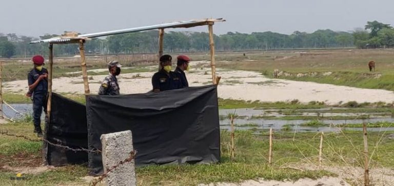 झापामा सशस्त्र प्रहरी र भारतीय तस्करहरुबीच घम्साघम्सी