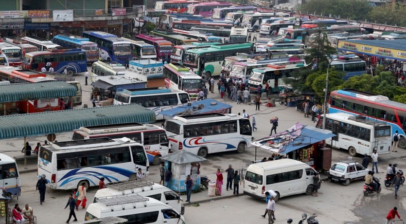 छोटो दूरीमा सार्वजनिक यातायात खोल्ने सरकारको निर्णय, भाडा बढ्यो