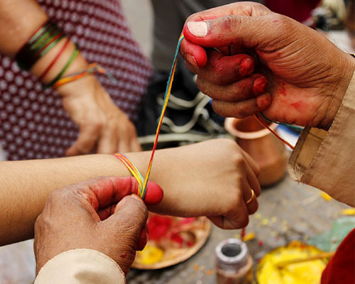 आज जनै पूर्णिमा देशभर रक्षाबन्धन गरेर मनाइदै
