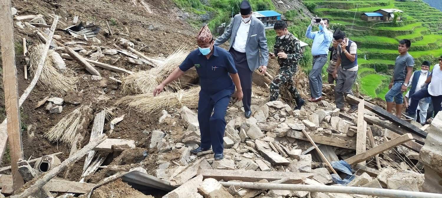 लिदीमा पहिरो:  सभामुख सापकोटा घटनास्थलमा