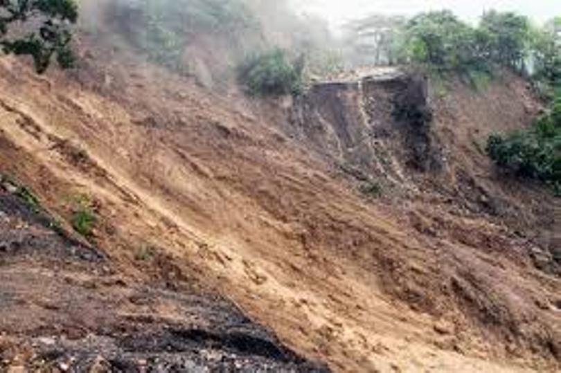 सिन्धुपाल्चोकको मेलम्चीमा पहिरो जादा ८ जना बेपत्ता