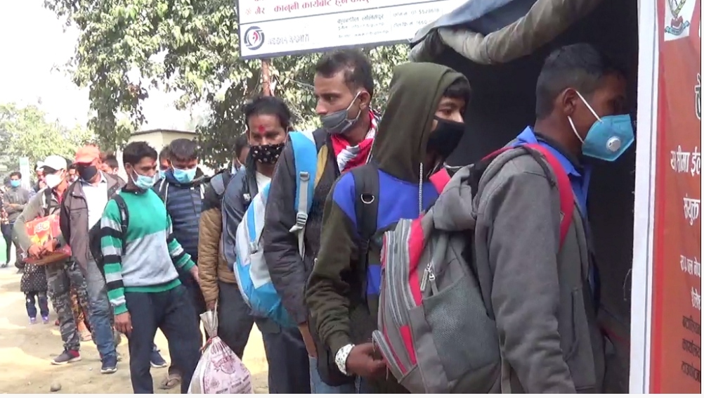 नेपालीलाई सिमानाकाबाटै भारतीयले फिर्ता पठाए