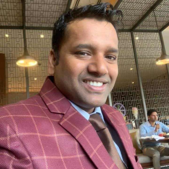 इलाका प्रशासन कार्यालय गौरीगञ्जका प्रमुख साह र अर्का कर्मचारी प्रहरी नियन्त्रणमा