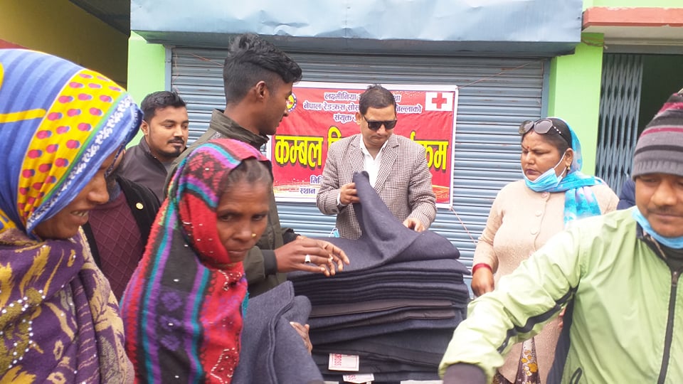नेपाल रेडक्रस सोसाइटी मोरङद्वारा ७३ परिवार लाई कम्बल वितरण