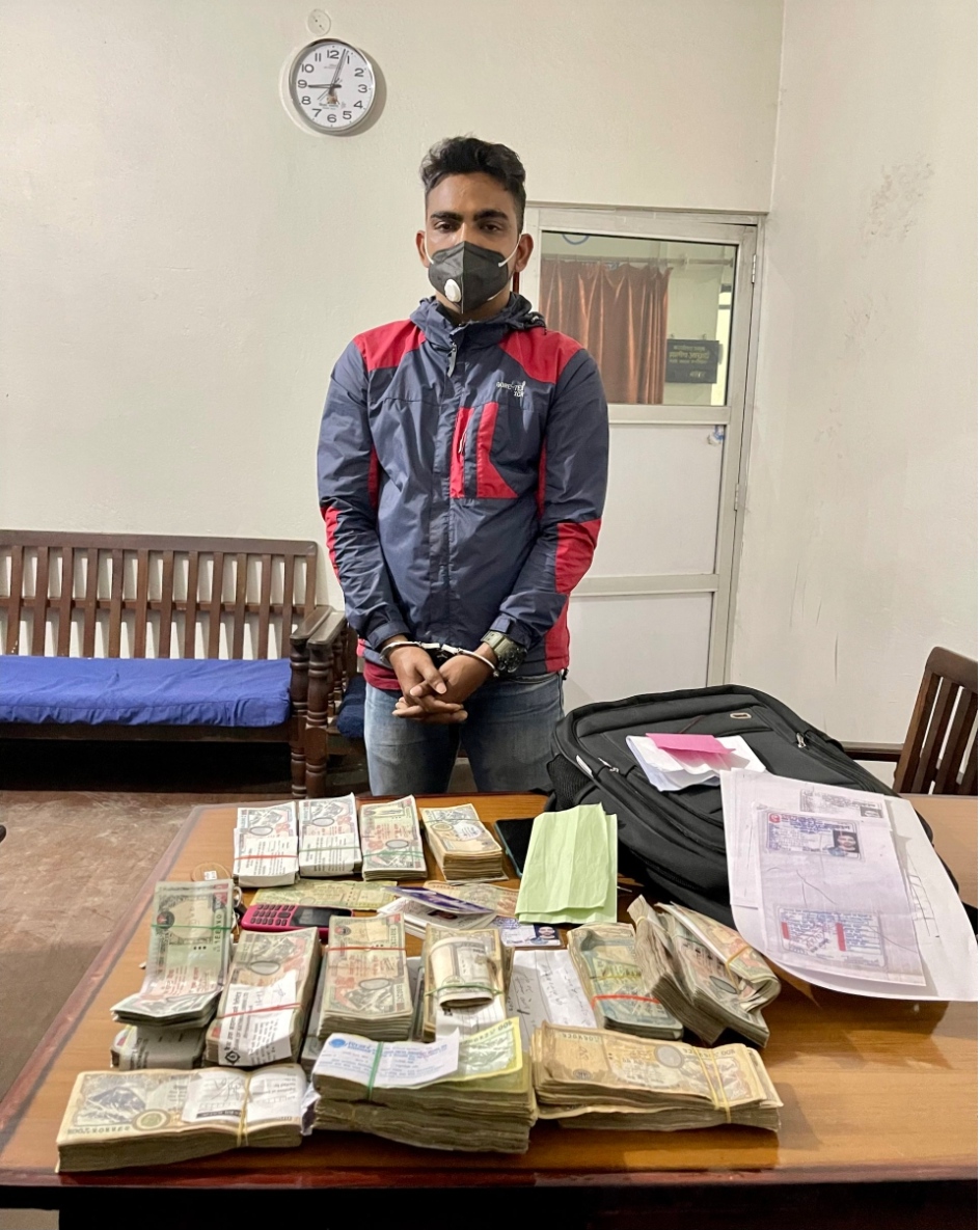 चिठ्ठा परेको भन्दै लाखौं रुपैया ठगी गर्ने एकजना झापाबाट पक्राउ