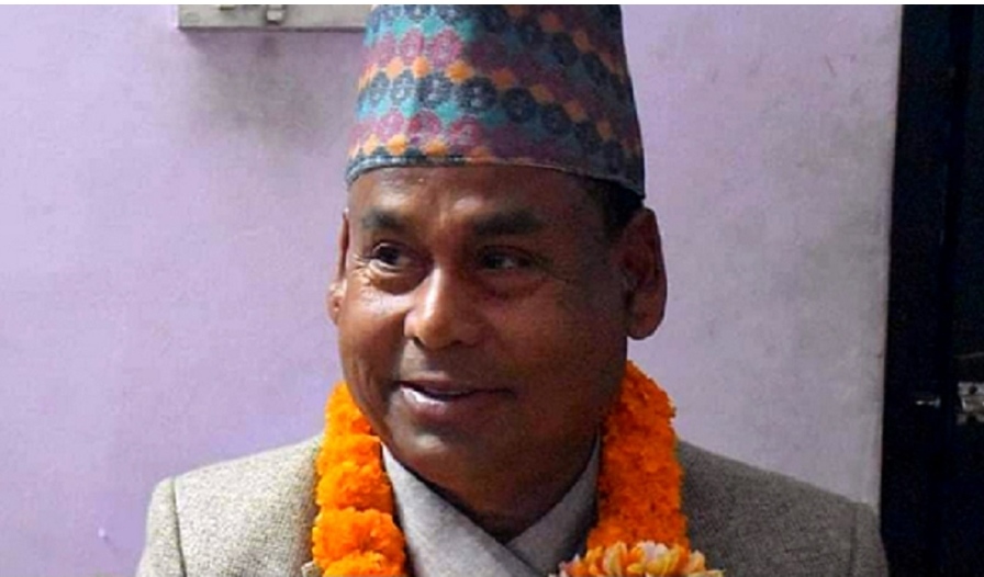 अख्तियारले पक्रन खोजेपछि आठ लाख फालेर भागे मेयर
