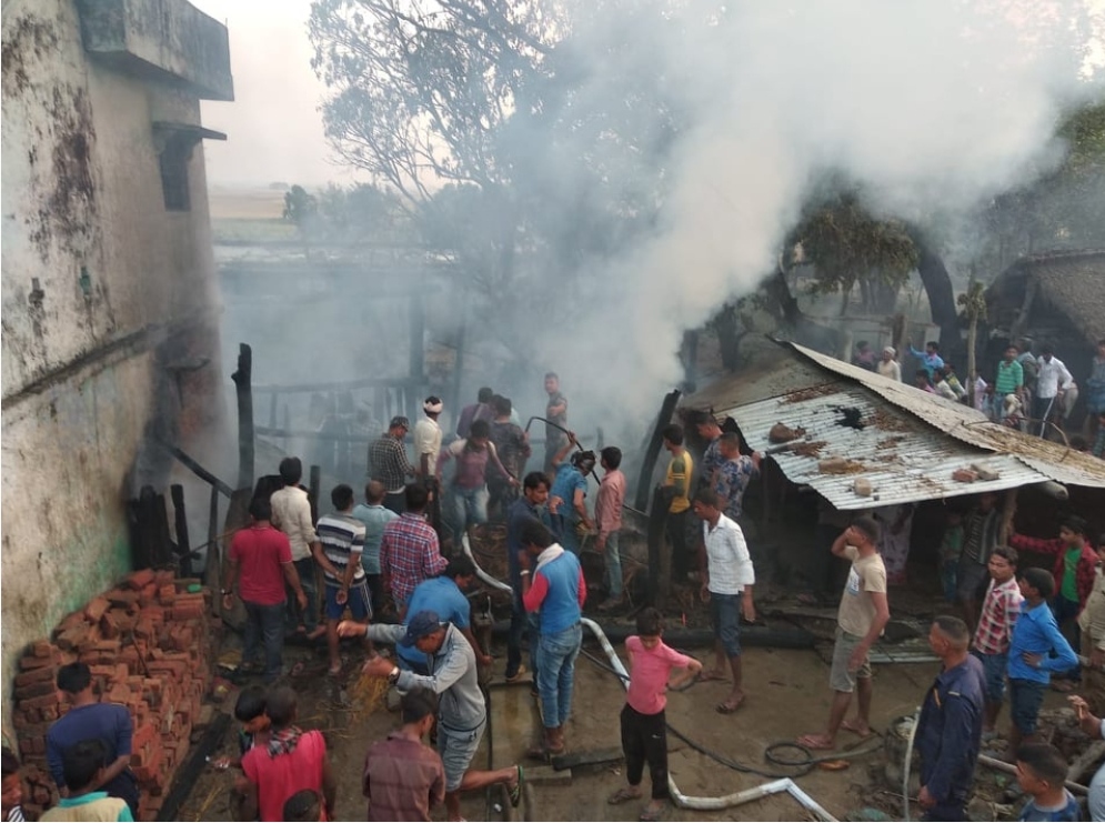 नरैनापुरमा आगलागीबाट २२ घर जलेर नष्ट