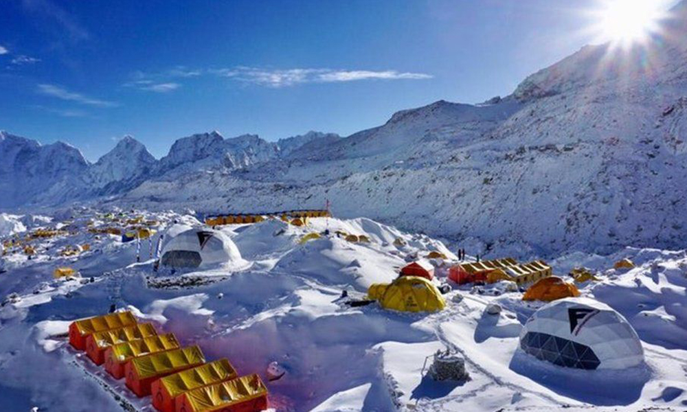 सगरमाथा आधार शिविरमा १७ पर्वतारोहीमा कोरोना ‘संक्रमण’