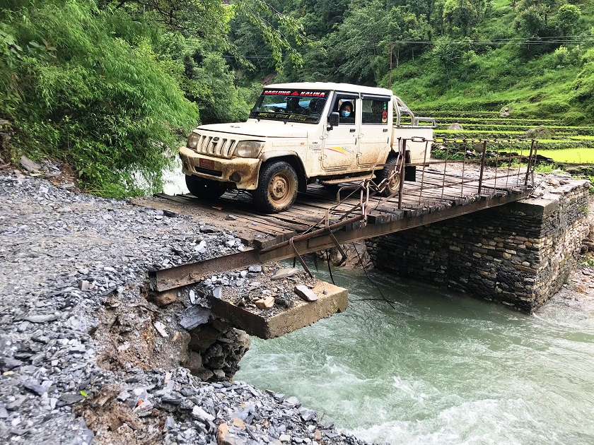 जोखिमपूर्ण यात्रा