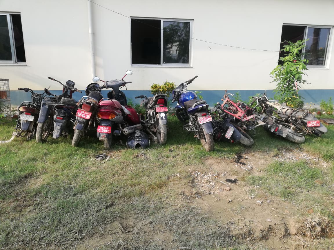 चोरीका १२ वटा मोटरसाइकलसहित तीन जना वीरगञ्जबाट पक्राउ