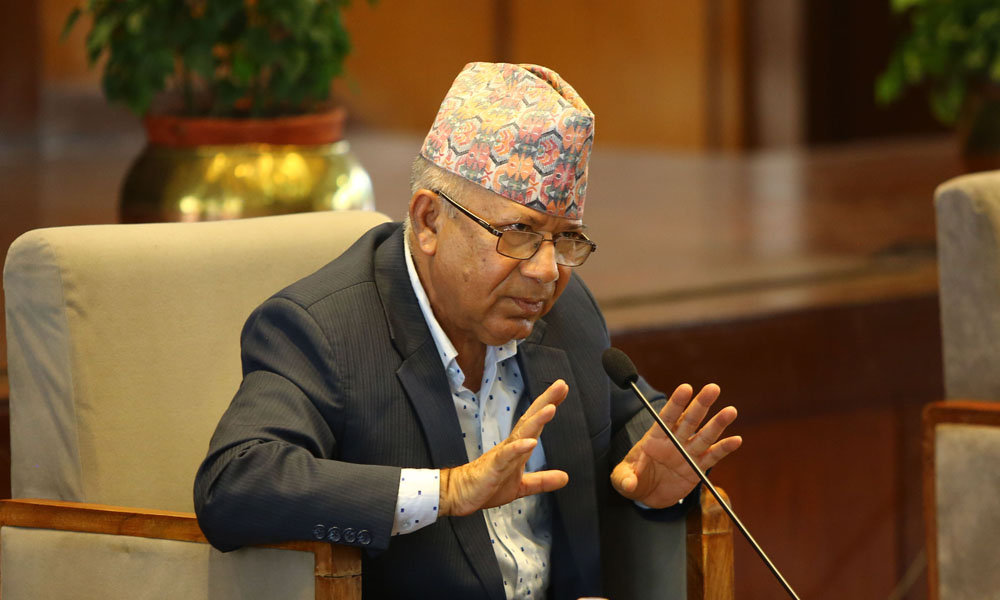 के हामी लुरुक्क परेर जाने हो ? : माधव नेपाल ·