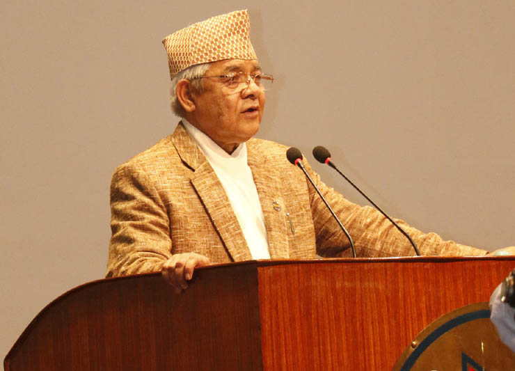 माधव नेपालको पार्टीमा गएको छैन, एमालेमै छुः वामदेव गौतम