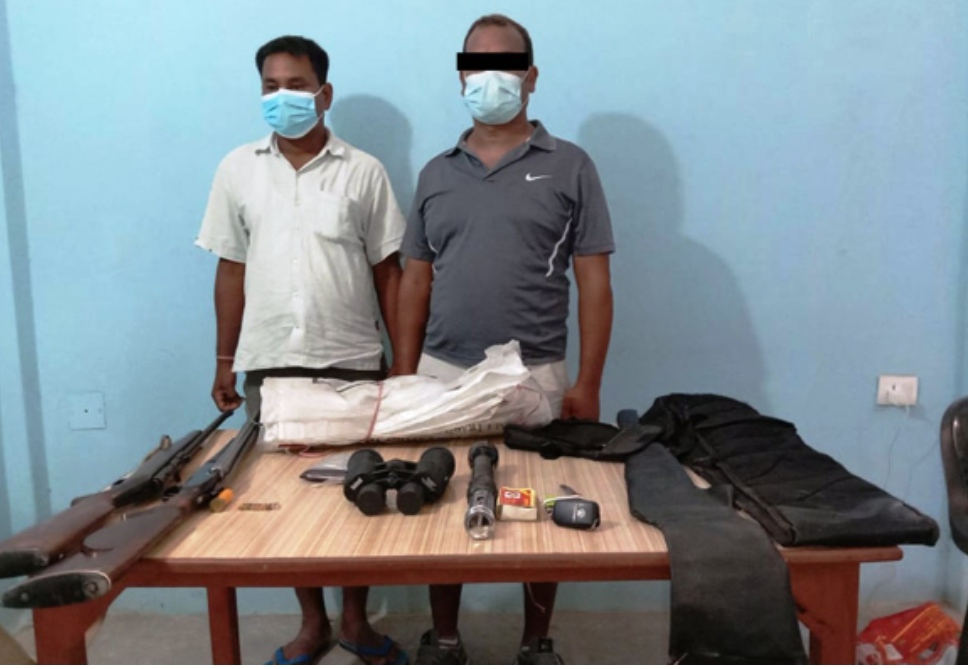 बन्दुक सहित वडाध्यक्ष पक्राउ