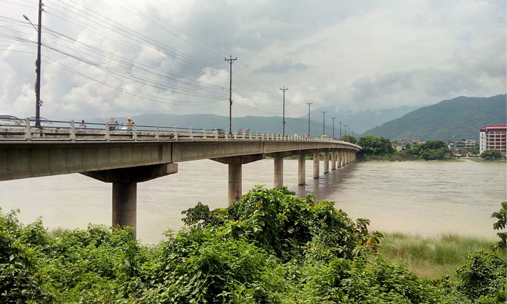 नारायणी पूलबाट हाम्फालेर एक पुरुष वेपत्ता
