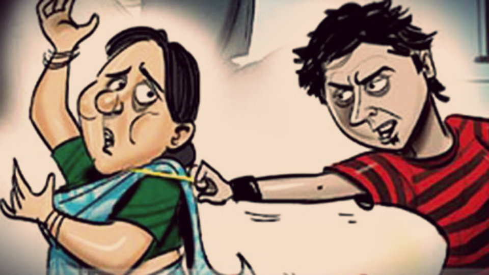 ढुङ्गा प्रहार गरी बेहोस बनाएर १ तोलाको सुनको मुन्द्रा लुटियो