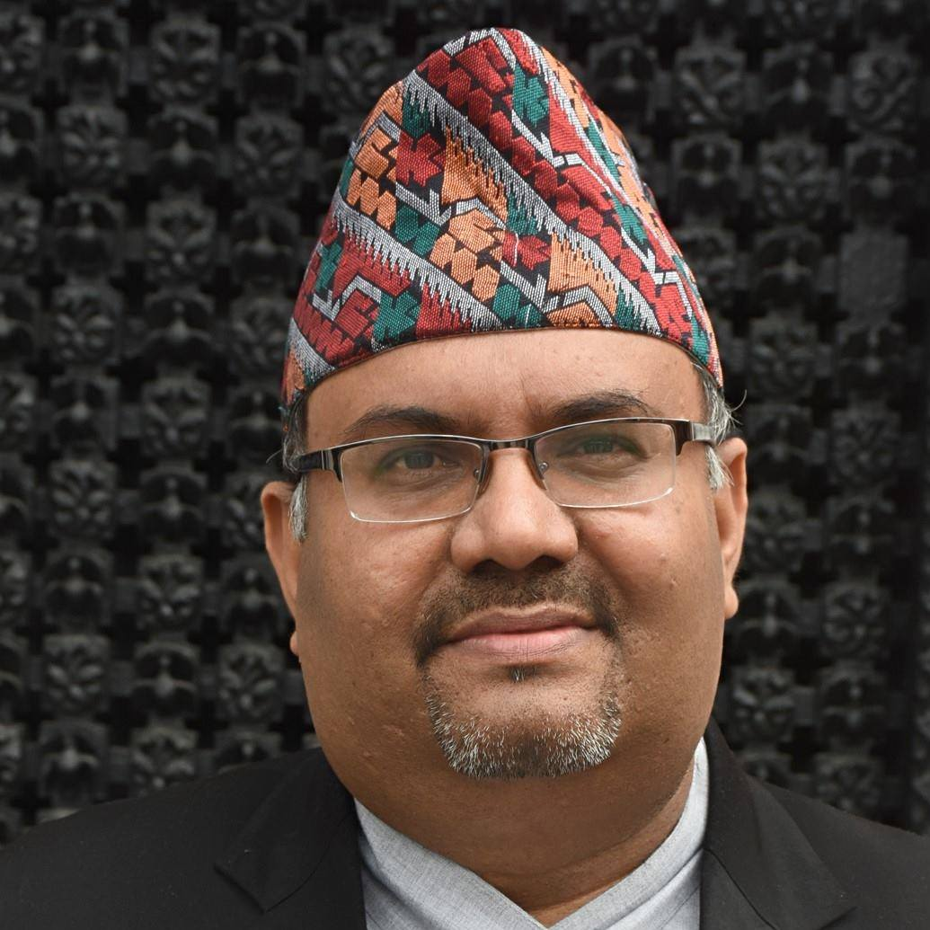 र्थ मन्त्रालयले नेपाल धितोपत्र बोर्डको नेतृत्व कार्यकारी निर्देशक निरज गिरीलाई दिए