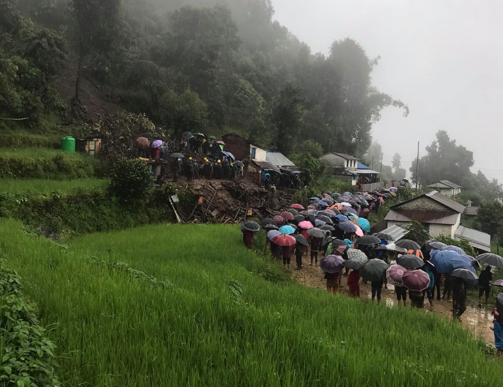 पहिरोमा परेर ६ जनाको मृत्यु भएको छ भने २ वेपत्ता