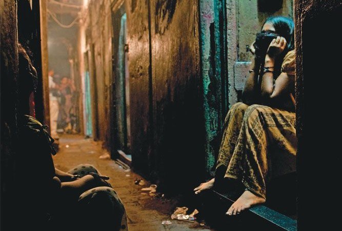 पूर्व–पश्चिम राजमार्गमै रहेको चन्द्रनिगाहपुरमा पछिल्लो समय यौन व्यवसाय बढ्दै