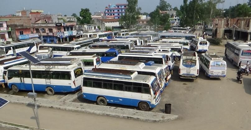 विद्युत् बक्यौता नबुझाउँदा बसपार्कको लाइन काटियो