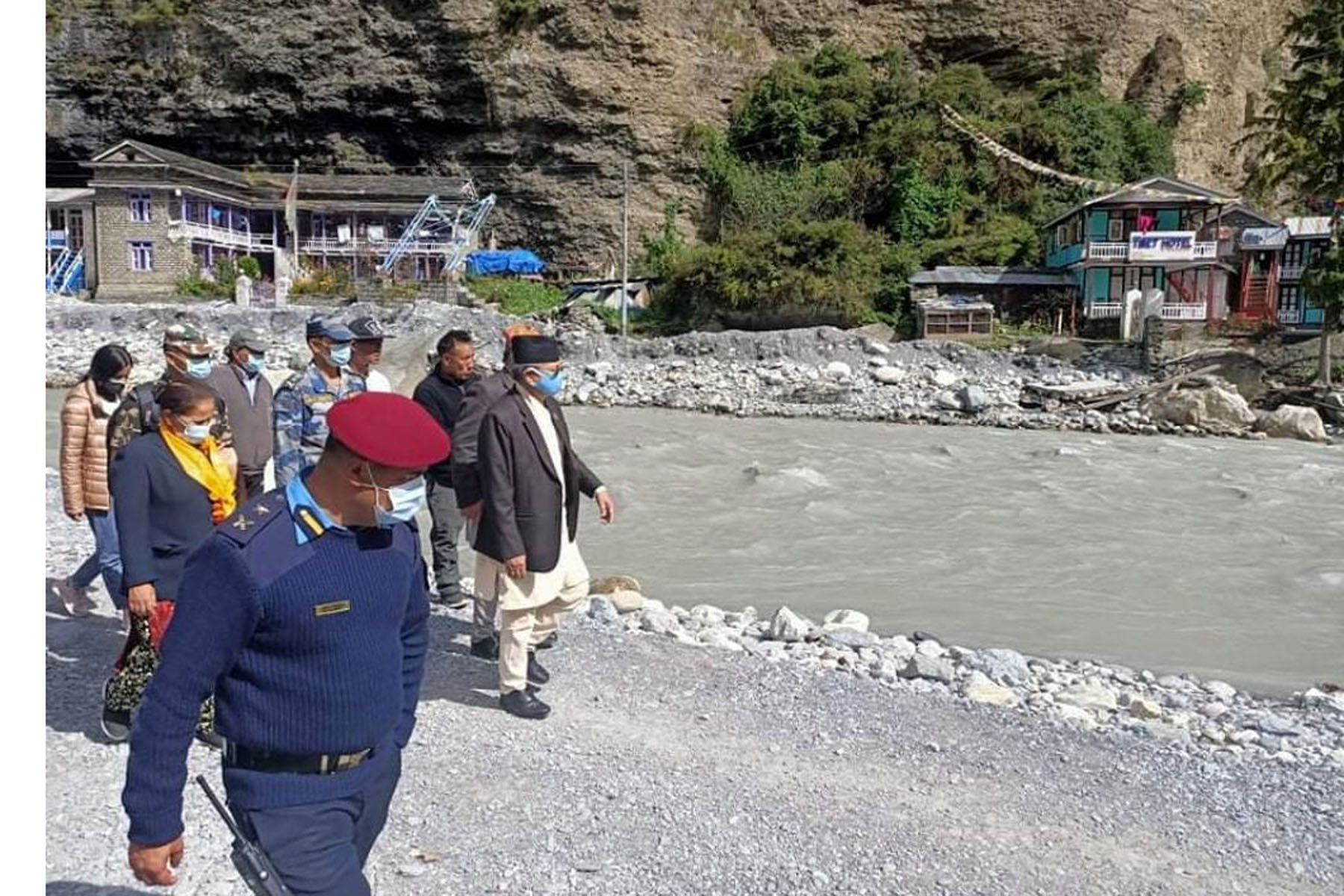गृहमन्त्री खाँणद्वारा बाढीपहिरा प्रभावित मनाङको अनुगमन