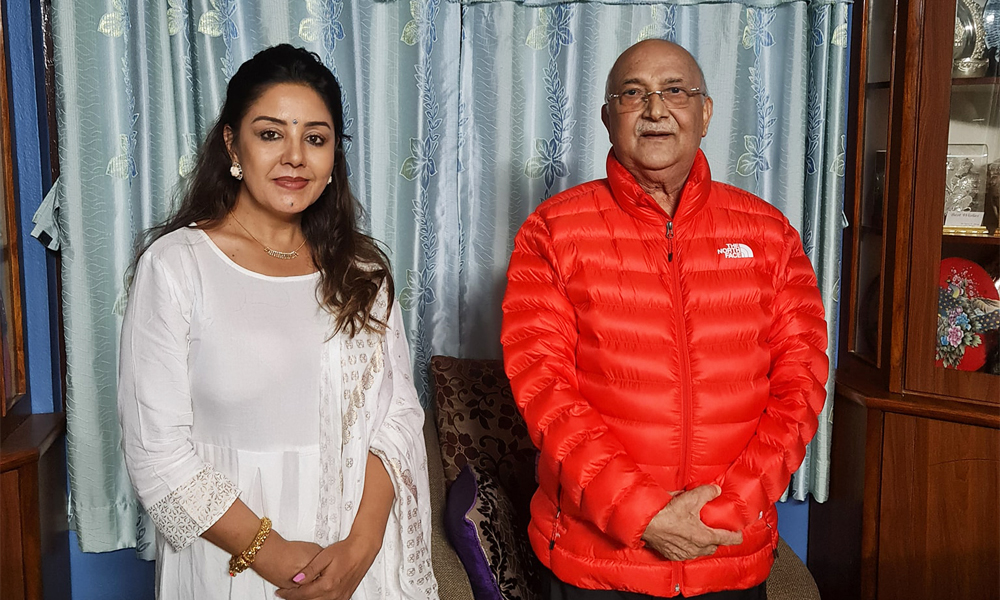 नायिका करिष्मा आज एमाले प्रवेश गर्दै
