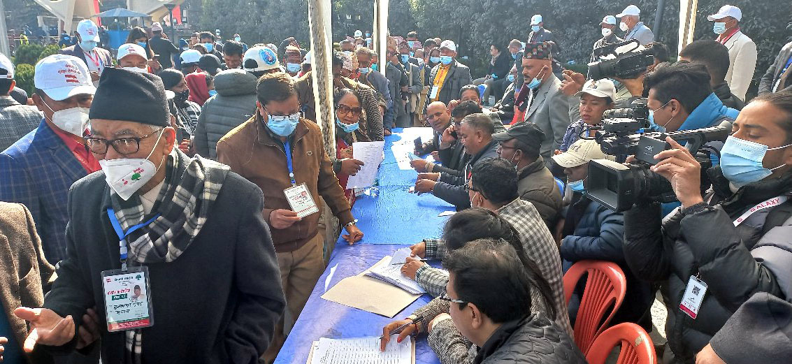 कांग्रेस महाधिवेशनः ३८० मत खस्यो