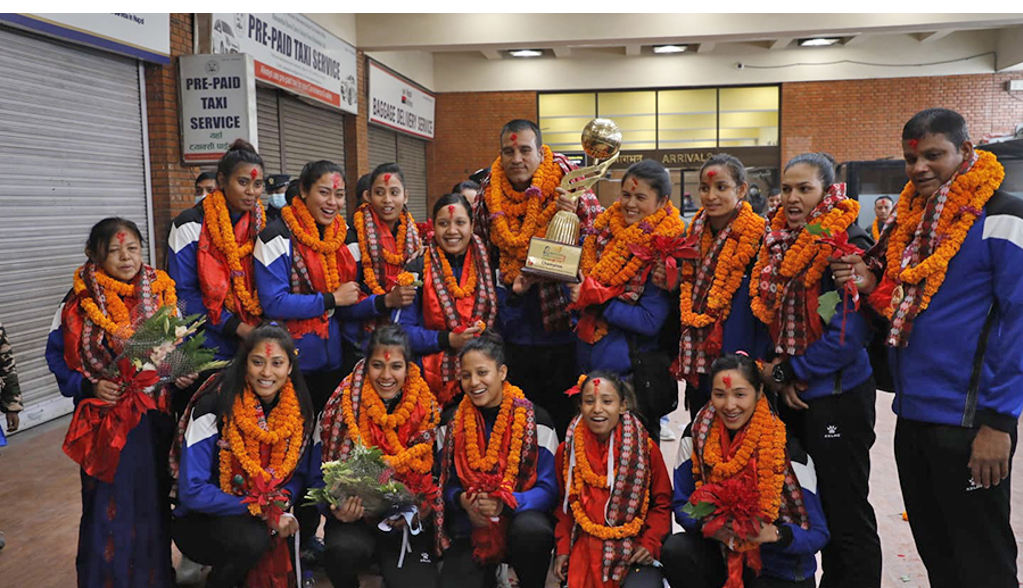 उपाधि विजेता नेपाली भलिबल टोली स्वदेश फिर्ता