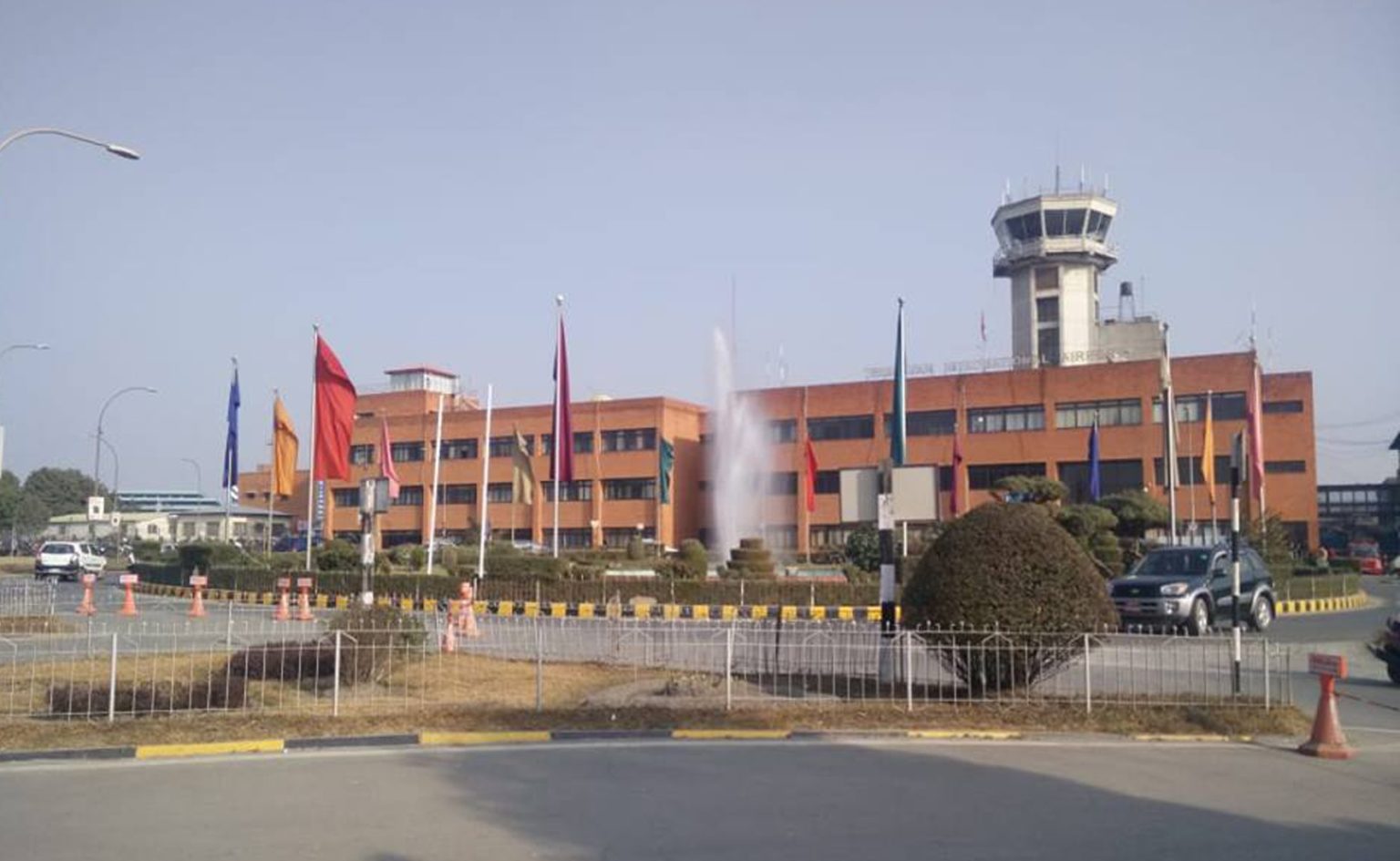 खोप लिएर आएको चिनियाँ जहाज खराब मौसमका कारण अवतरण नगरी फर्कियो