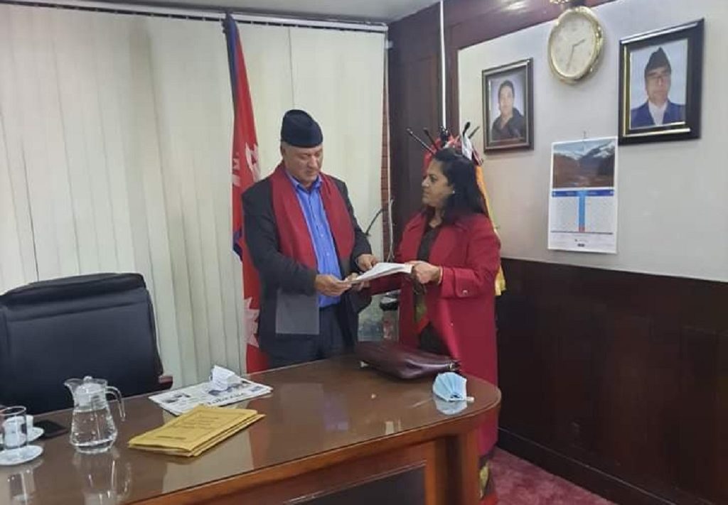 कोरोना नियन्त्रणका लागि तत्काल पहल गर्न स्वास्थ्यन्त्रीलाई कांग्रेसको ध्यानाकर्षण
